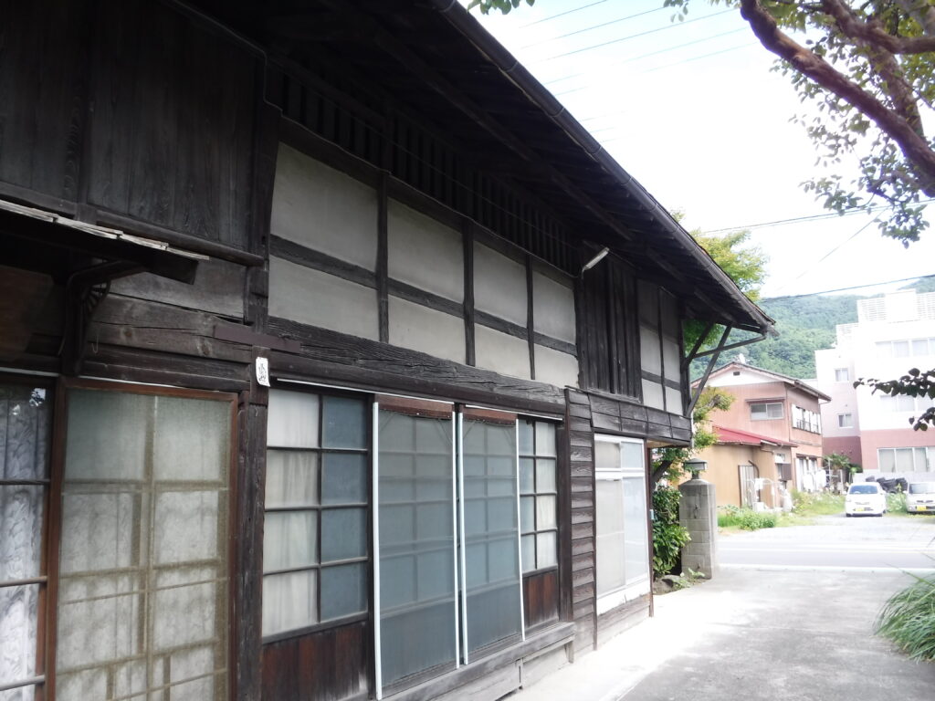 歴史ある古民家を活かした再生工事