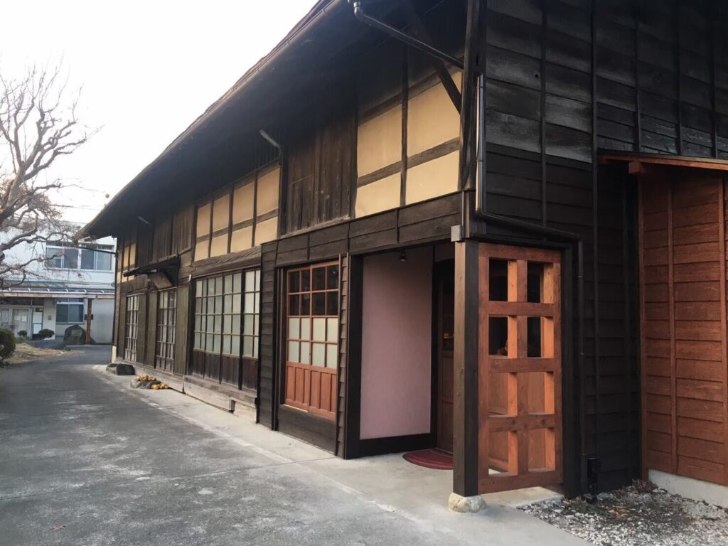 歴史ある古民家を活かした再生工事